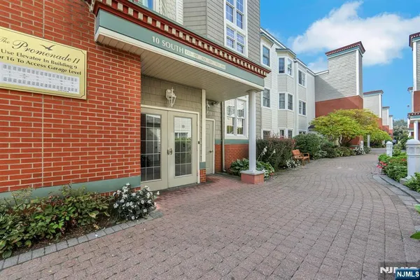 $599,000 | 155 The Promenade, Edgewater, NJ 07020