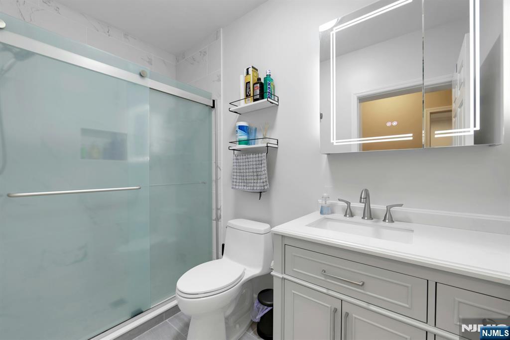 155 The Promenade Edgewater, NJ 07020 - Photo 10 of 29