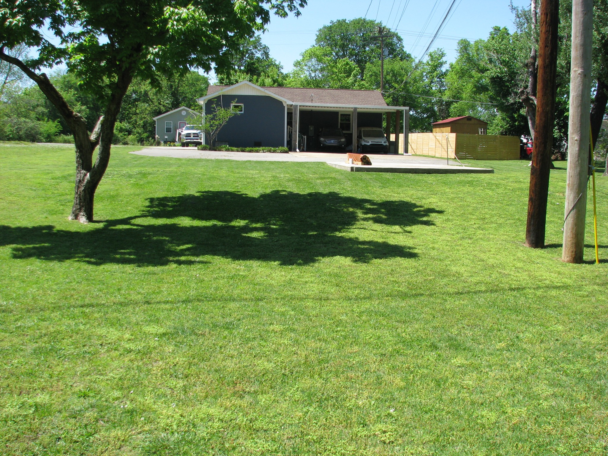 101 Simpson Street Waverly, TN 37185 - Photo 40 of 42 a front view of a house with garden