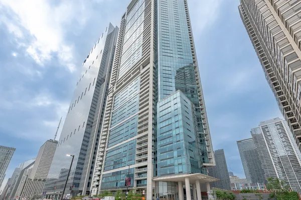 $1,099,000 | 340 East Randolph Street, Unit 4902, Chicago, IL 60601
