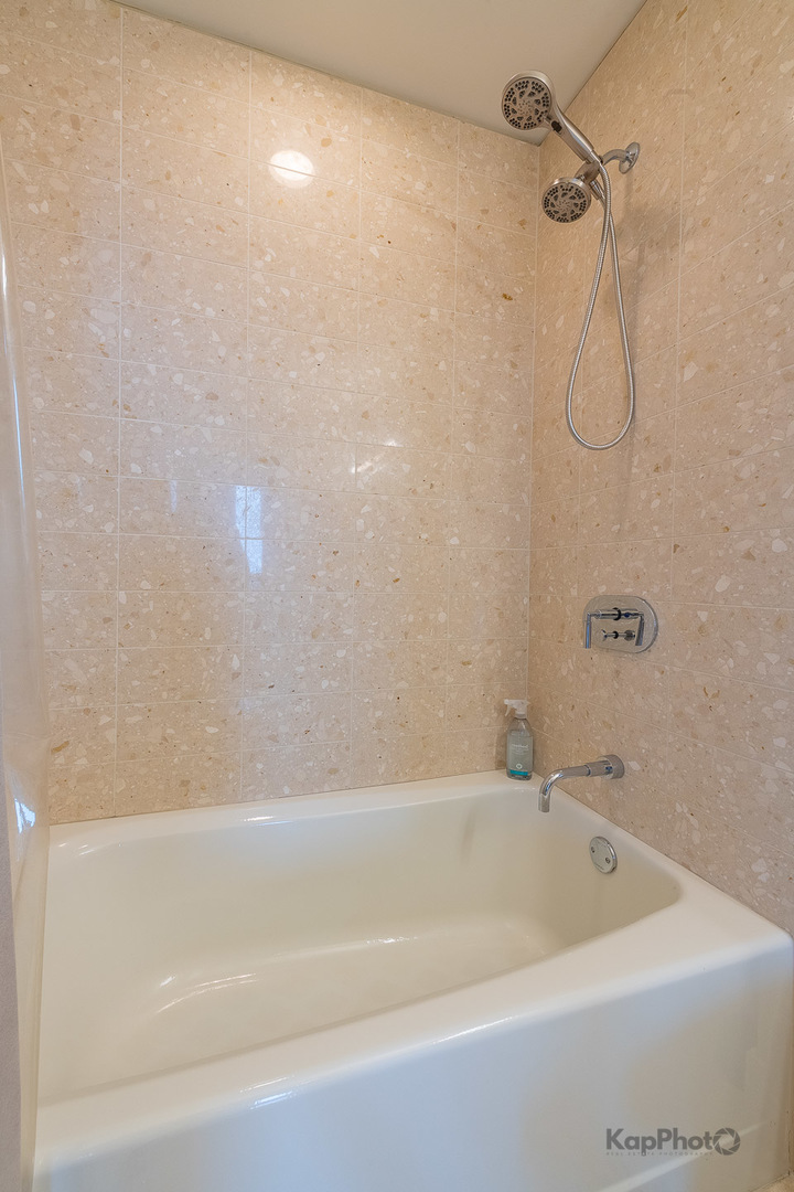 340 East Randolph Street, Unit 4902 Chicago, IL 60601 - Photo 21 of 42