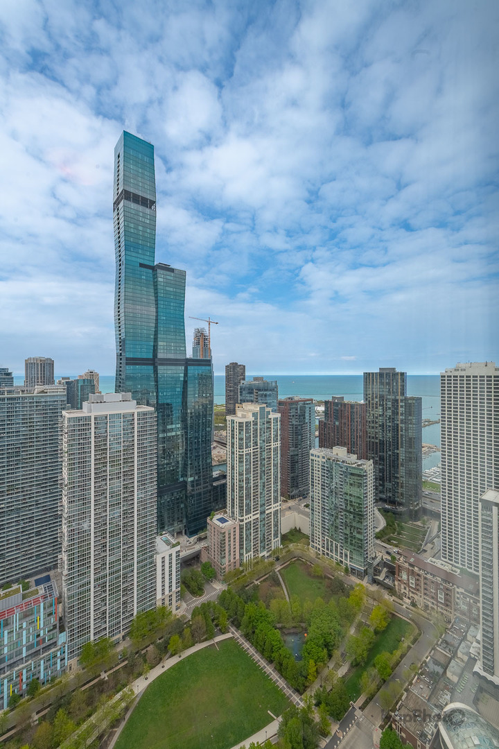 340 East Randolph Street, Unit 4902 Chicago, IL 60601 - Photo 28 of 42