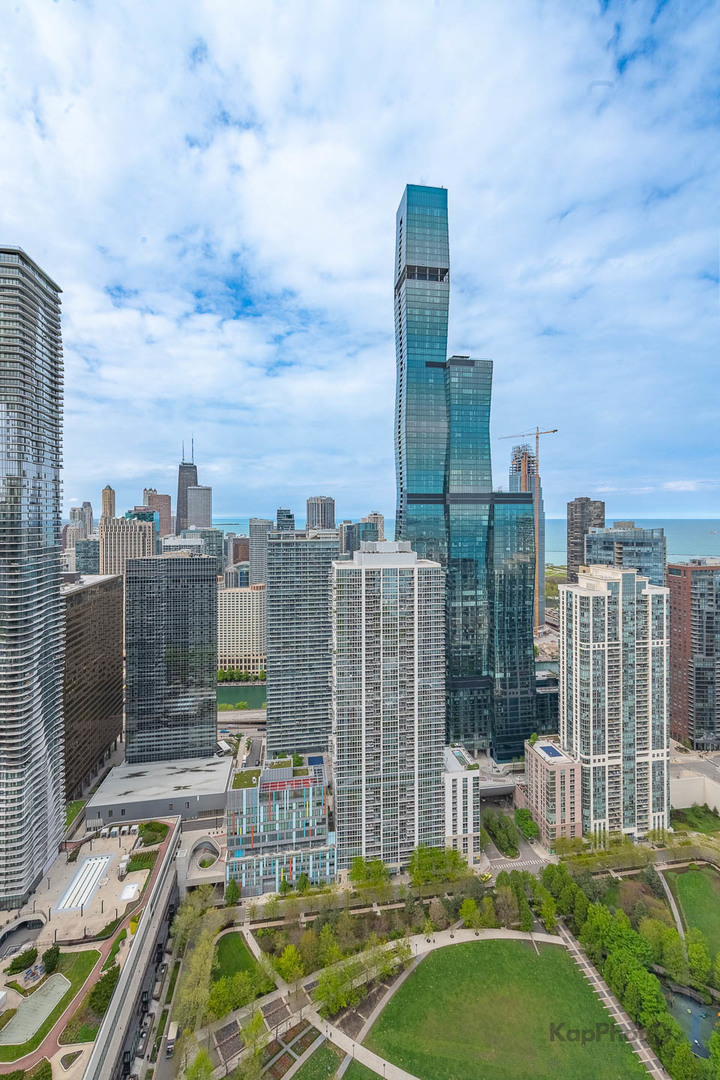 340 East Randolph Street, Unit 4902 Chicago, IL 60601 - Photo 30 of 42