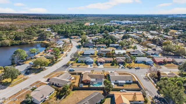 a view of a water fountain and an ocean view