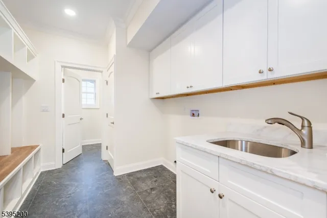 $1,495,000 | 20 West Drive, Fairfield, NJ 07004