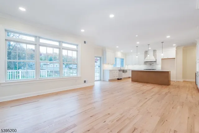 $1,495,000 | 20 West Drive, Fairfield, NJ 07004