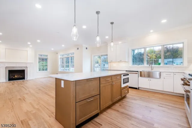 $1,495,000 | 20 West Drive, Fairfield, NJ 07004