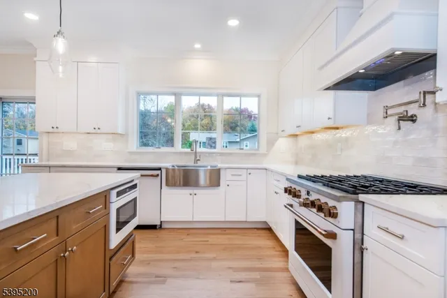 $1,495,000 | 20 West Drive, Fairfield, NJ 07004