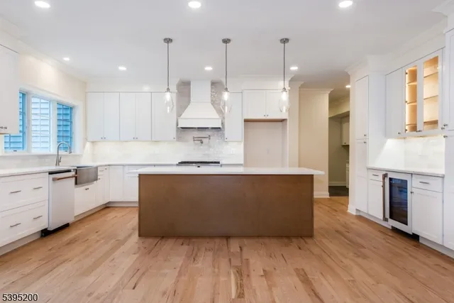 $1,495,000 | 20 West Drive, Fairfield, NJ 07004