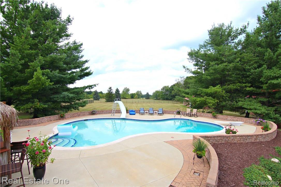 3450 Saddle Ridge Highland, MI 48357 - Photo 39 of 40 Saddle Ridge Pool 2.jpg