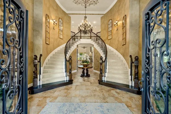 a view of entryway