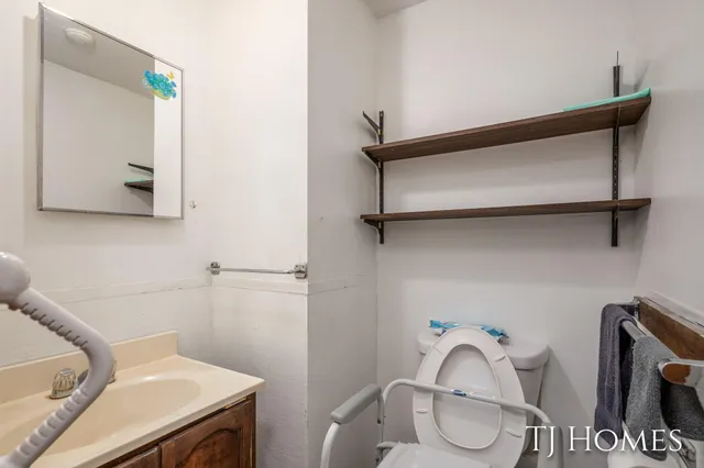 $574,900 | 2895 M Highway 79, Hastings, MI 49058