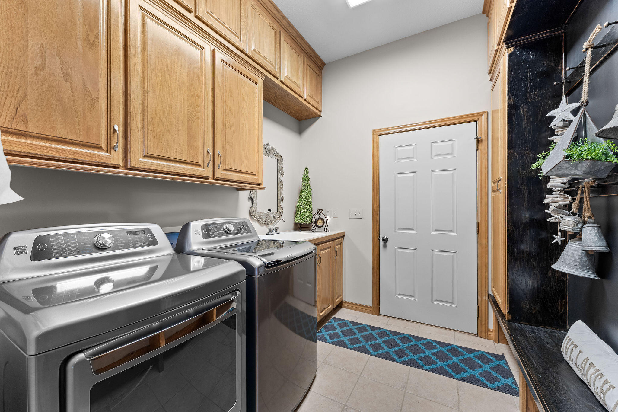 53 Holly Lane Reeds Spring, MO 65737 - Photo 31 of 53 Main Level Laundry Room