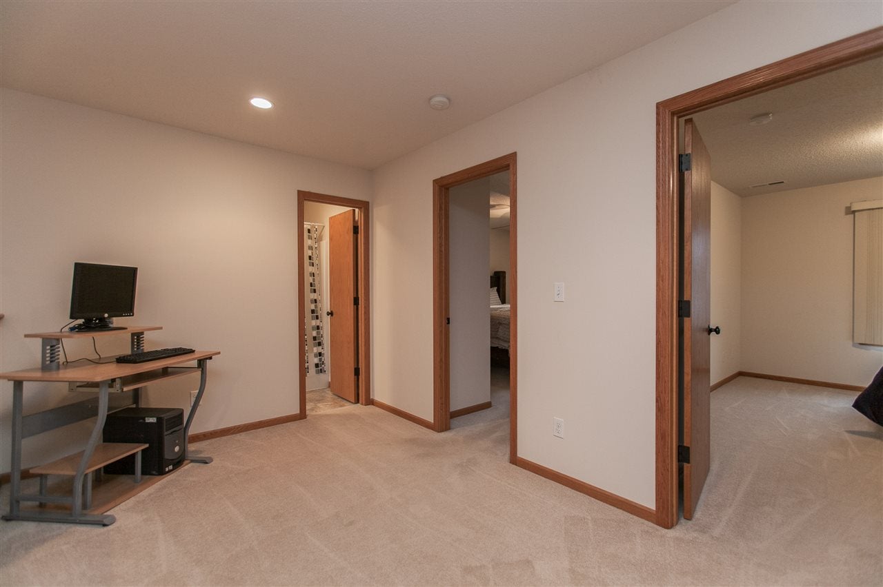 3553 Stoney Point Road Southwest Cedar Rapids, IA 52404 - Photo 21 of 33 Gallery Image 21