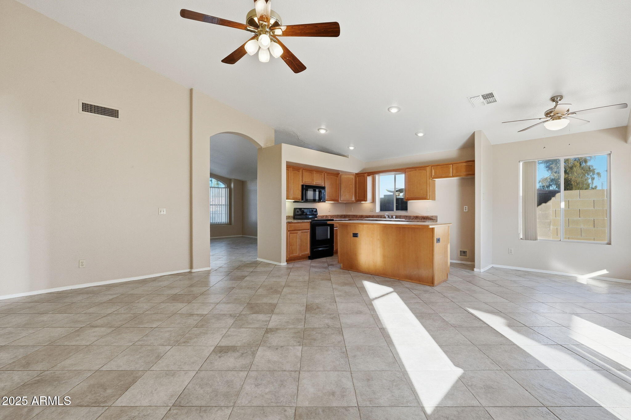 409 South Cholla Street Gilbert, AZ 85233 - Photo 6 of 21 011_ListerPros