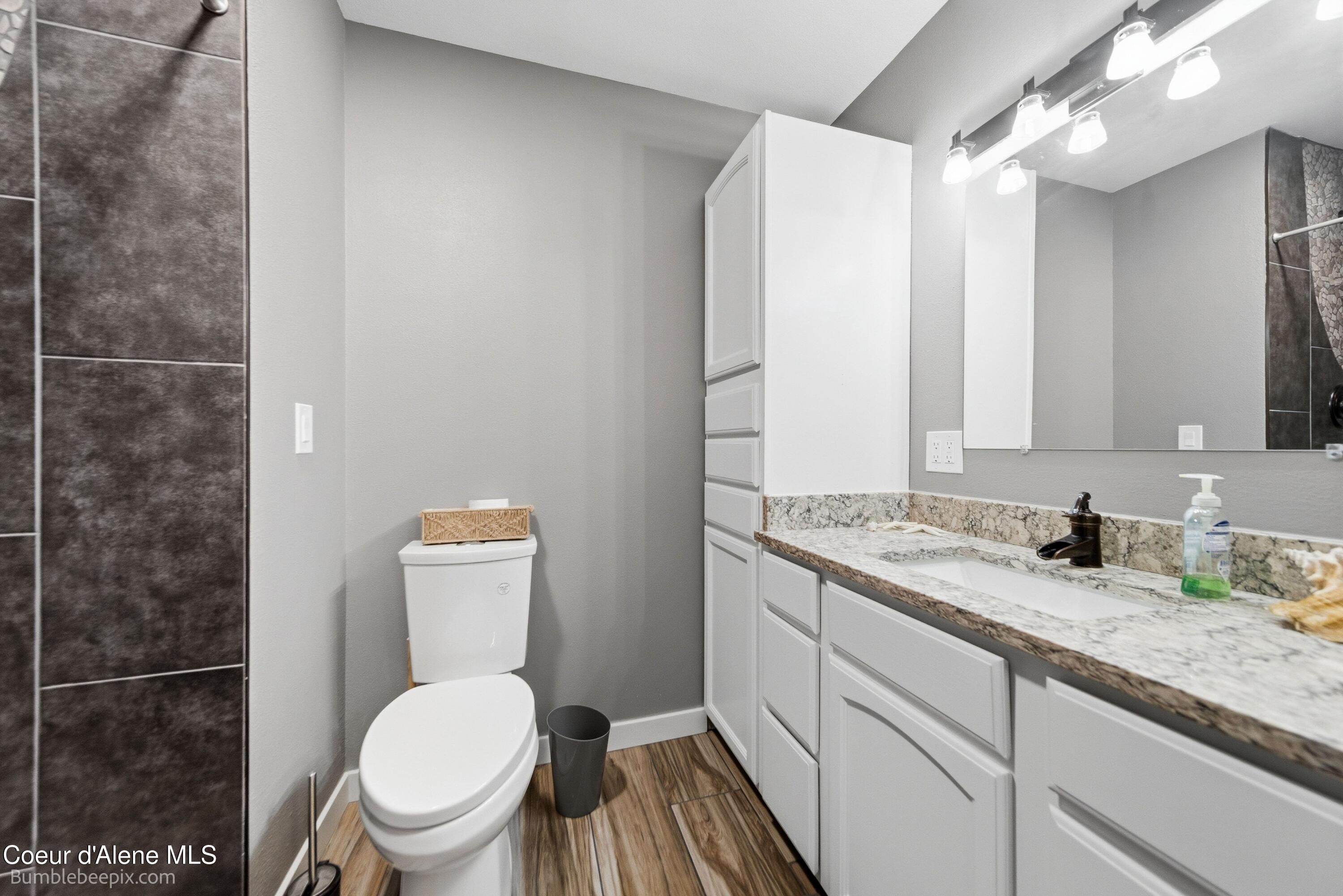 10324 North Payment Peak Road Post Falls, ID 83854 - Photo 48 of 98 2nd level bathroom