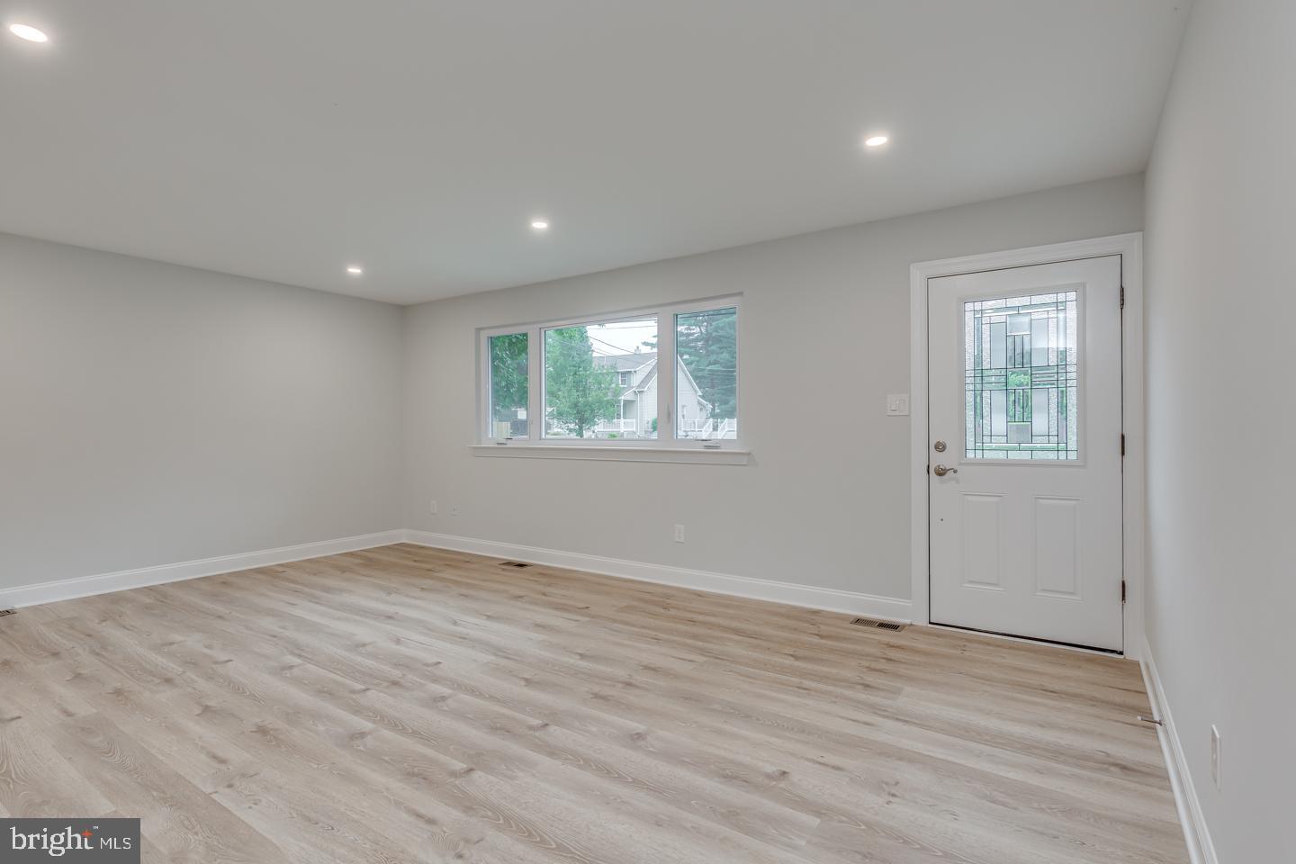 754 Maple Road Deptford, NJ 08096 - Photo 6 of 25 Gallery Image 6