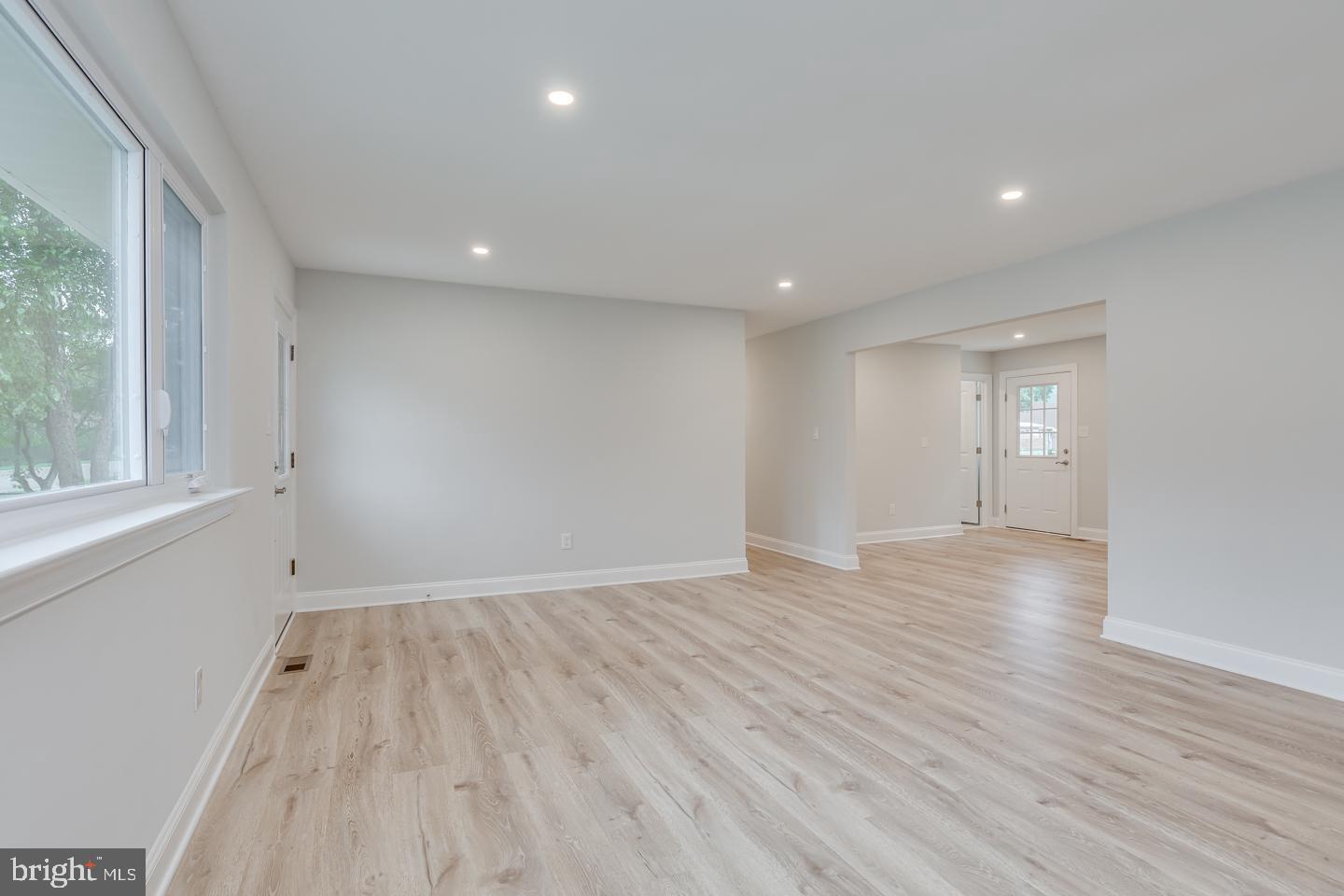 754 Maple Road Deptford, NJ 08096 - Photo 8 of 25 Gallery Image 8