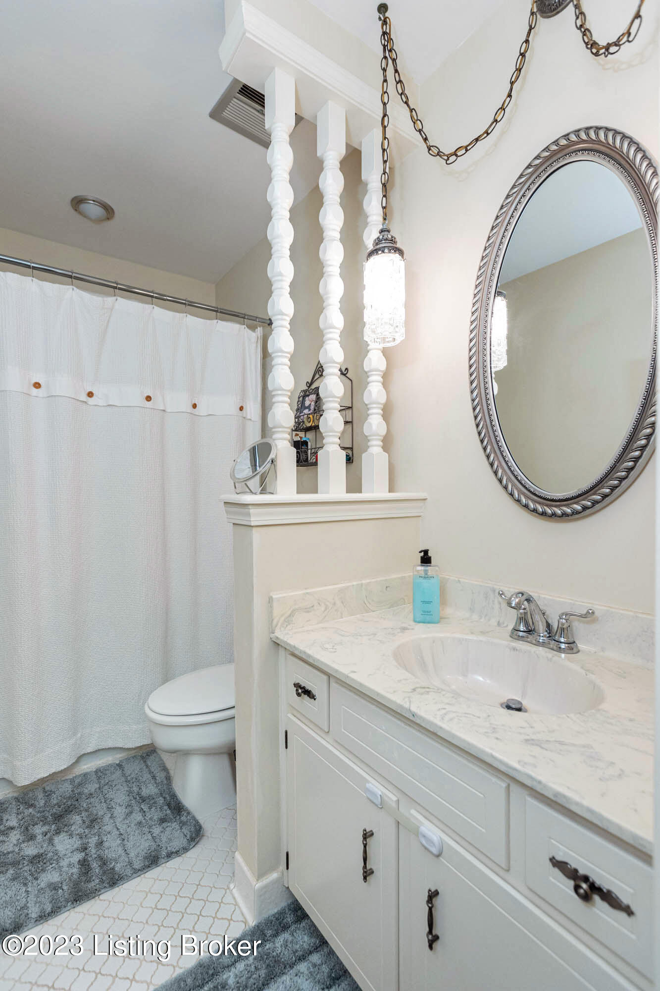 1900 Hunters Trace Road La Grange, KY 40031 - Photo 36 of 57 Full bath near the guest bedroom with a tub.
