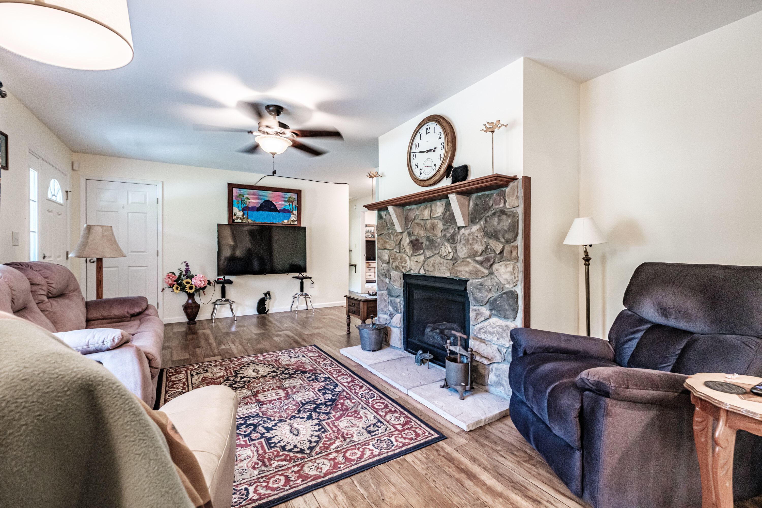 248 Hooper Ledge Road Paris, ME 04281 - Photo 19 of 51 Living room