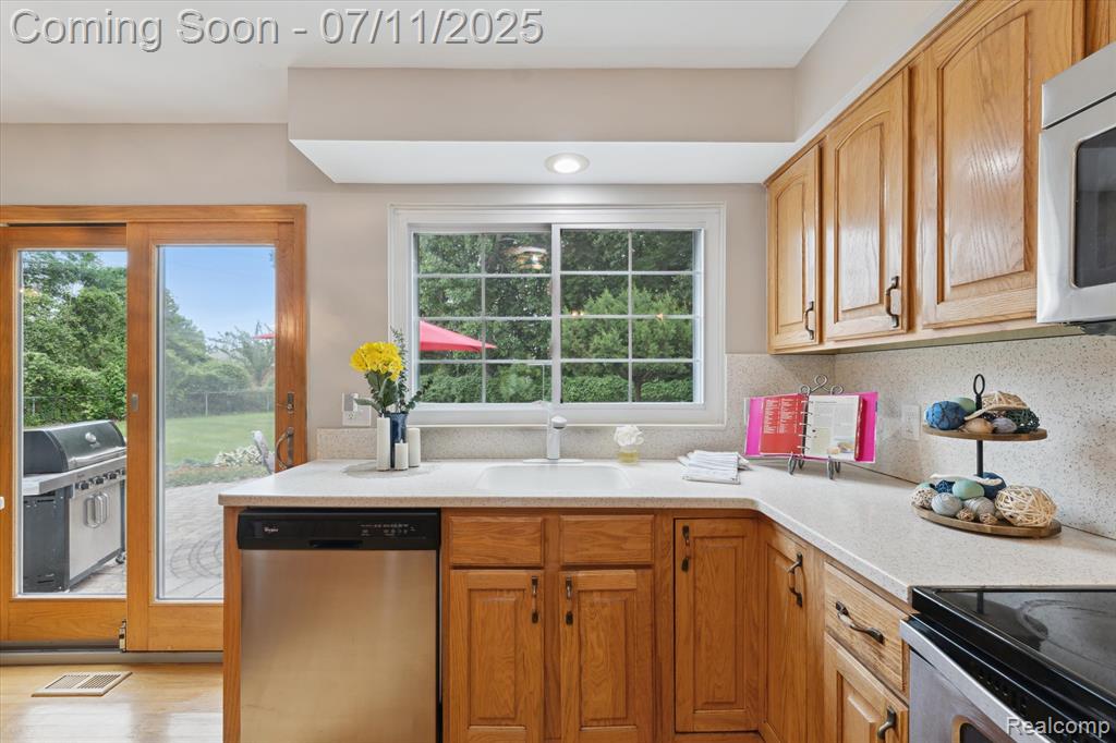 33981 Embassy Street Chesterfield, MI 48047 - Photo 23 of 51