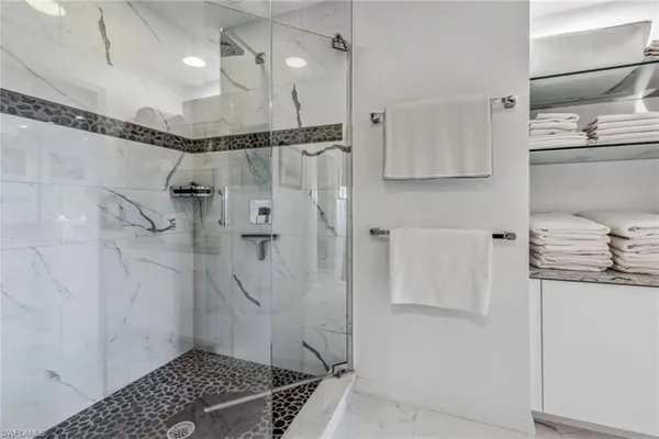 $450,000 | 764 Eagle Creek Drive, Unit 301, Naples, FL 34113