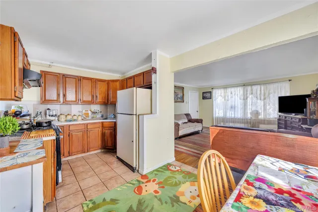 $635,000 | 44 Seley Drive, North Babylon, NY 11703