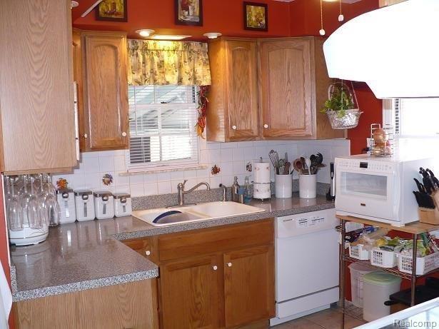 14037 Stahelin Road Detroit, MI 48223 - Photo 5 of 15 KITCHEN 1