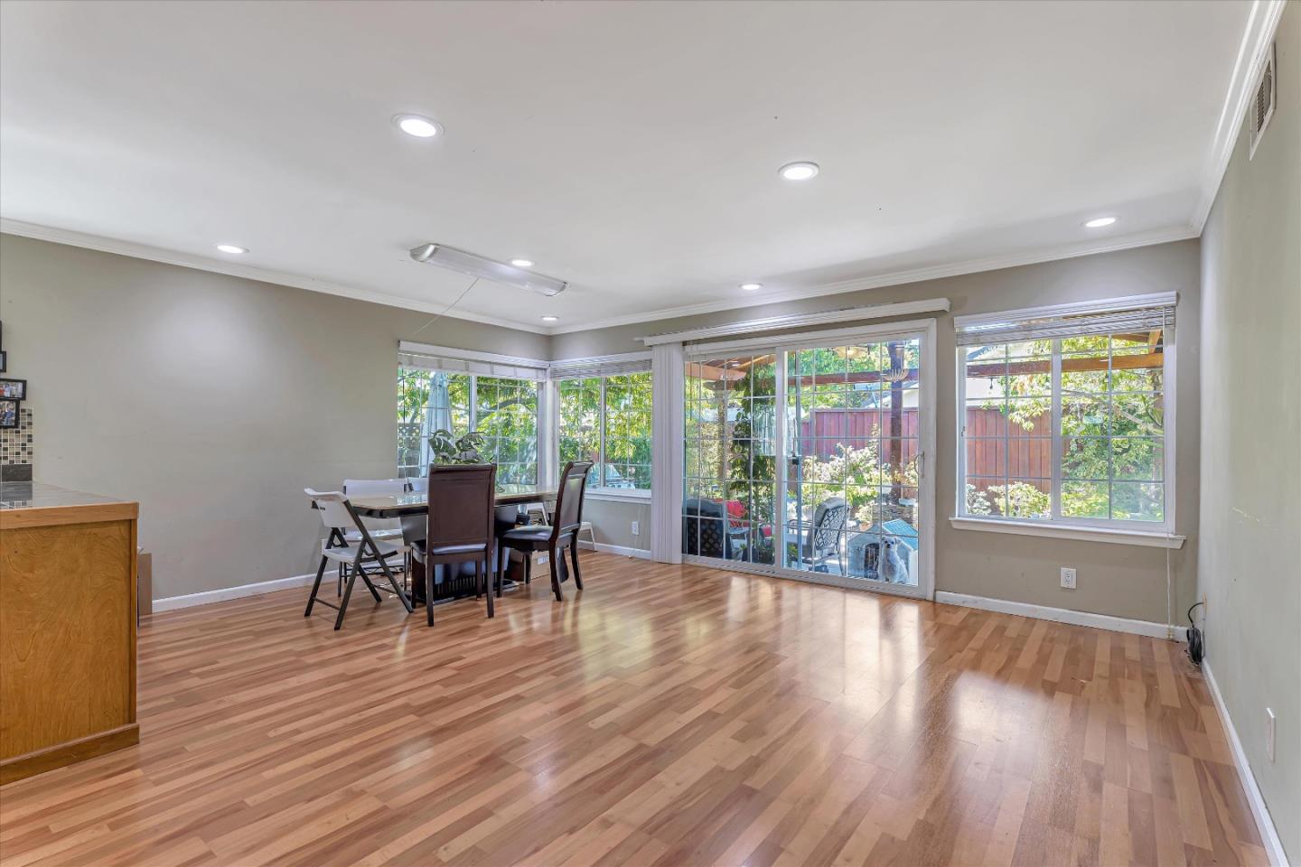 252 Sposito Circle San Jose, CA 95136 - Photo 34 of 50 a dining room with furniture and wooden floor