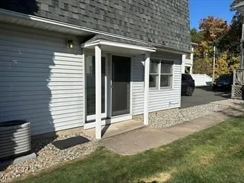 $1,775 | 224 Walnut Street, Unit REAR, Agawam, MA 01001