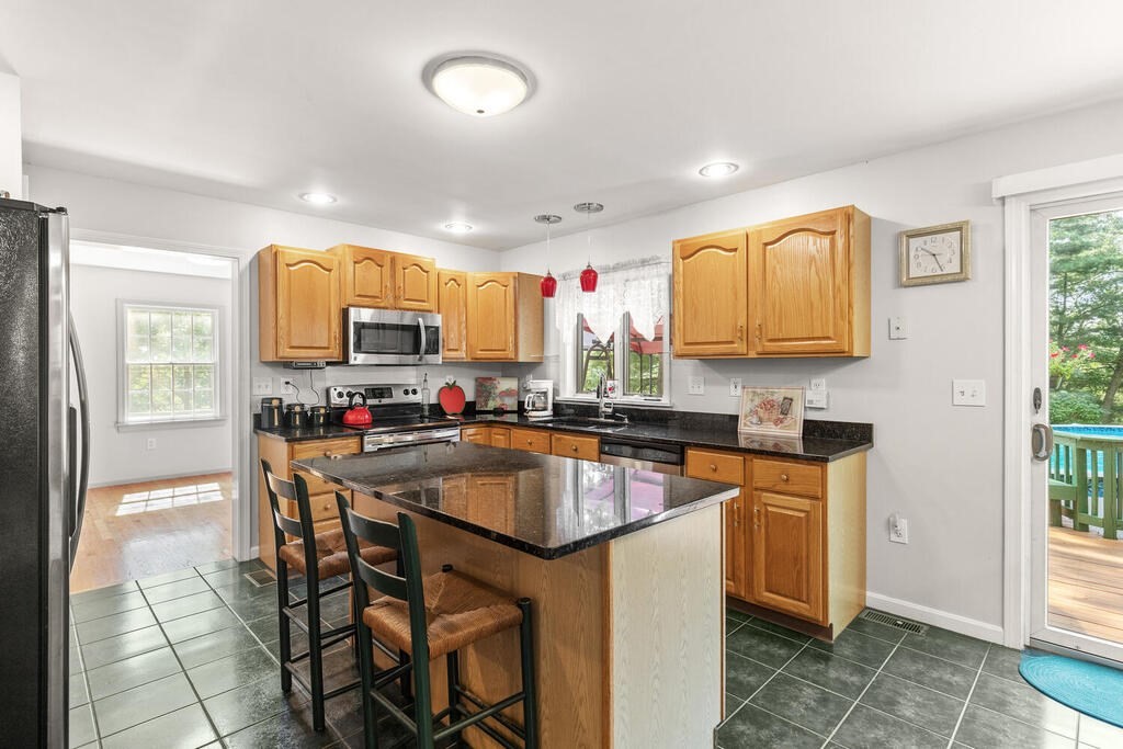 11 Scenic Road Peabody, MA 01960 - Photo 13 of 36 Gallery Image 13