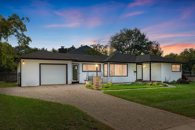 $325,000 | 2611 South Street, Rolling Meadows, IL 60008