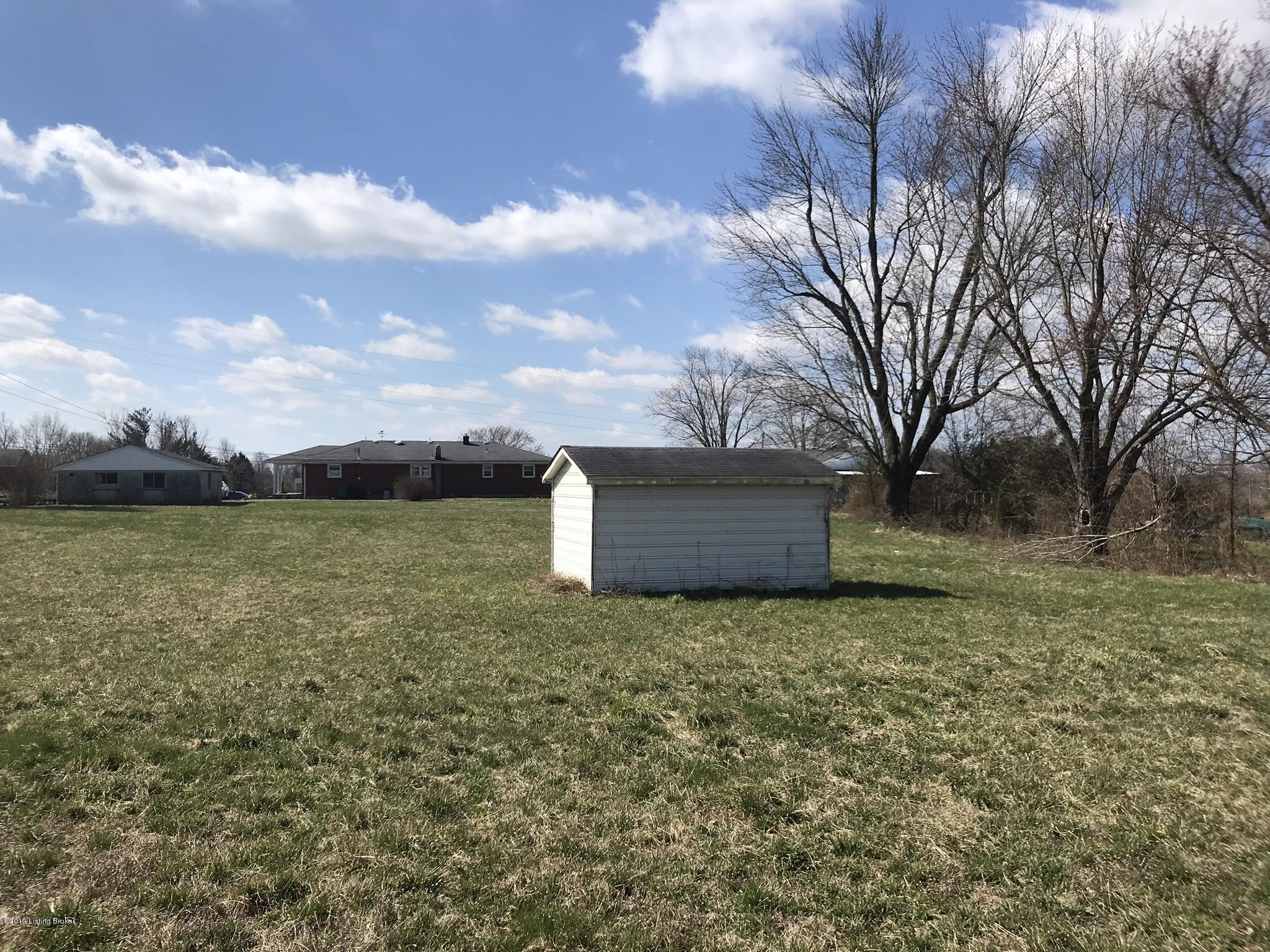 2052 Stringer Lane Mount Washington, KY 40047 - Photo 34 of 41 Storage building