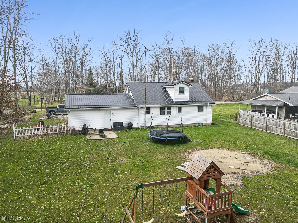 212 Case Road Beloit, OH 44609 - Photo 10 of 46