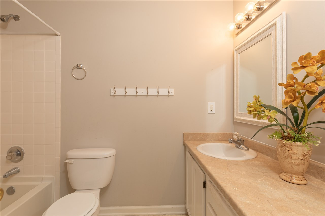 7012 Epping Forest Drive Raleigh, NC 27613 - Photo 11 of 30 1st FLOOR MASTER BATH