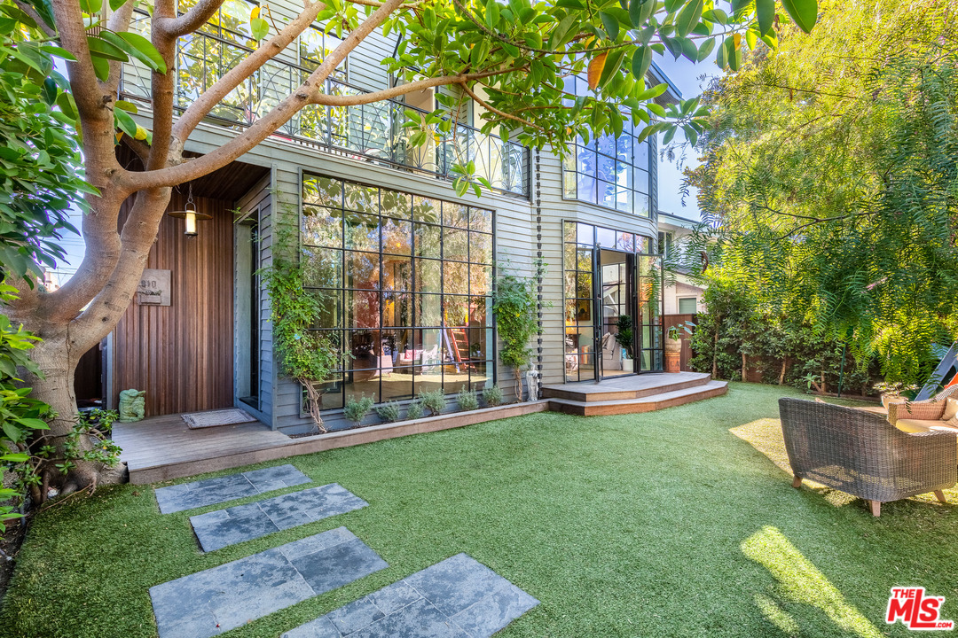 910 Dickson Street Marina del Rey, CA 90292 - Photo 3 of 52