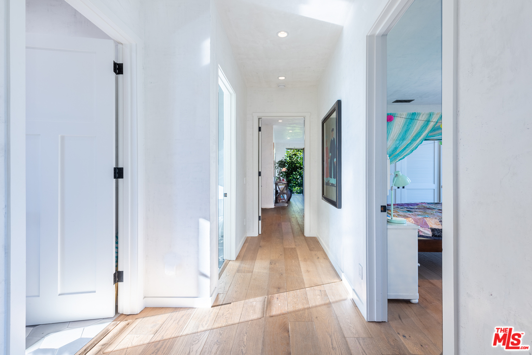 910 Dickson Street Marina del Rey, CA 90292 - Photo 31 of 52