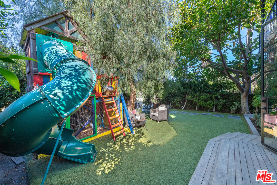 910 Dickson Street Marina del Rey, CA 90292 - Photo 5 of 52