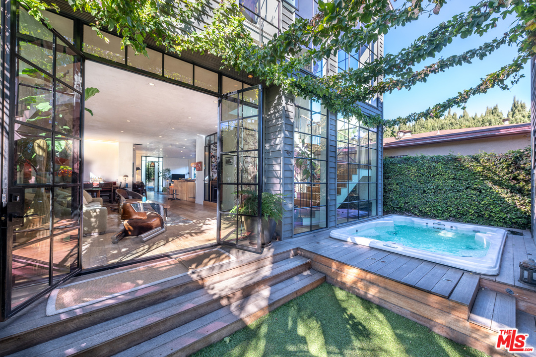 910 Dickson Street Marina del Rey, CA 90292 - Photo 41 of 52