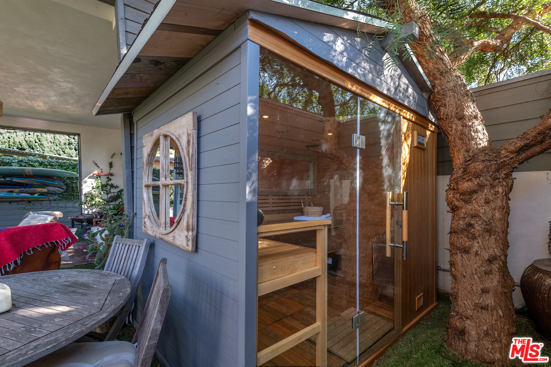 910 Dickson Street Marina del Rey, CA 90292 - Photo 50 of 52 a view of entryway front of a house