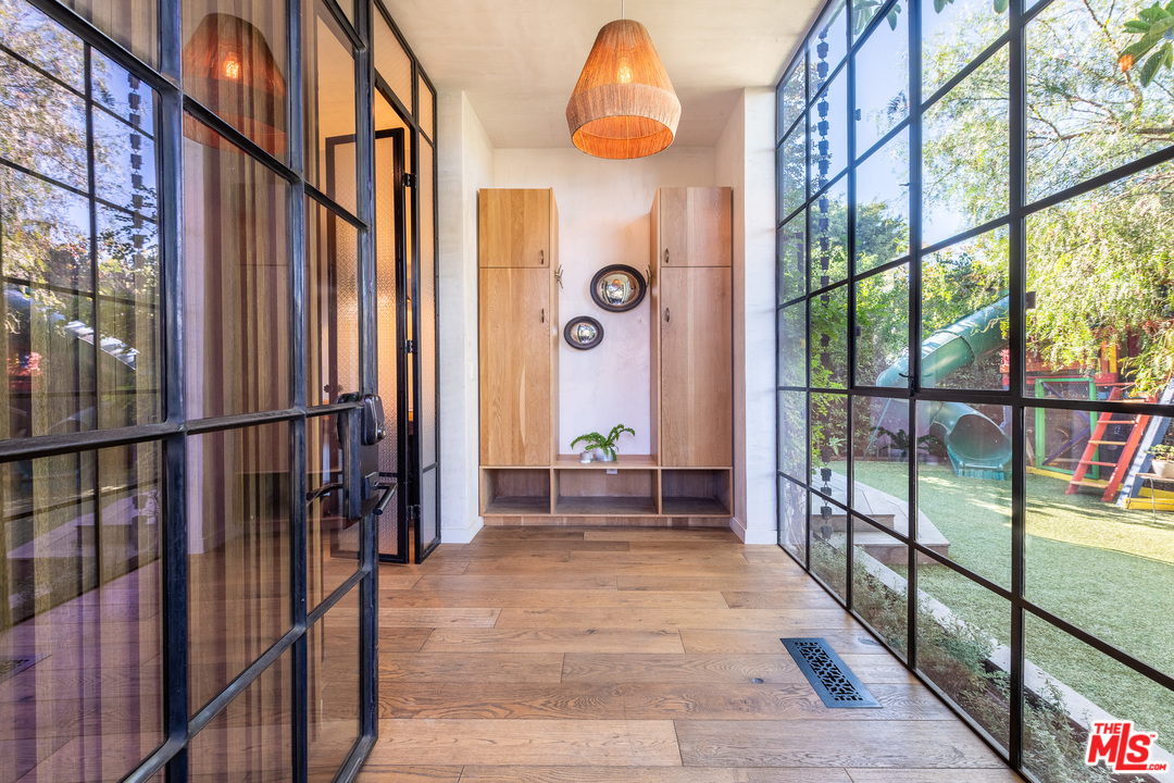 910 Dickson Street Marina del Rey, CA 90292 - Photo 6 of 52