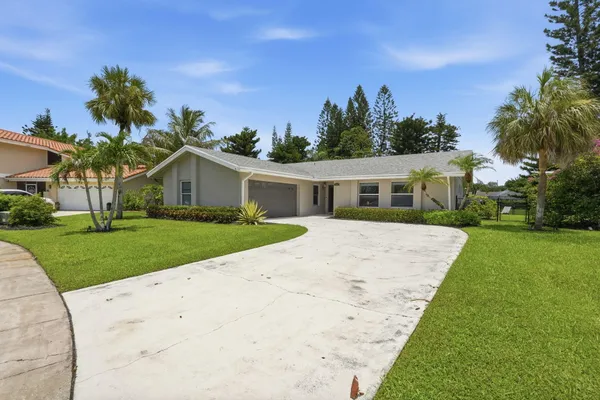 $749,000 | 1799 Shower Tree Way, Wellington, FL 33414