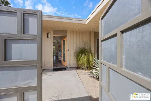 a view of a entryway of the house