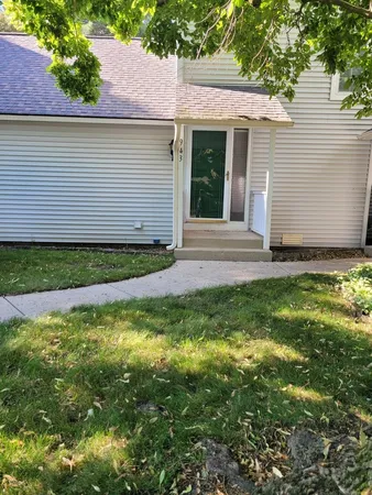 $2,100 | 943 Clark Drive, Unit 943, Gurnee, IL 60031