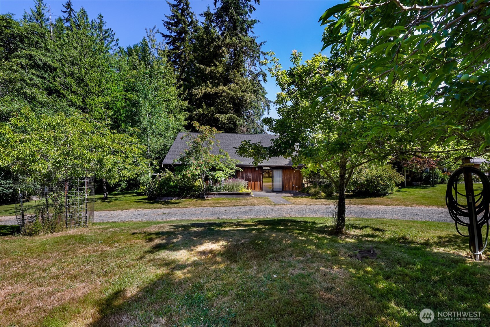 6701 Holst Road Clinton, WA 98236 - Photo 27 of 40