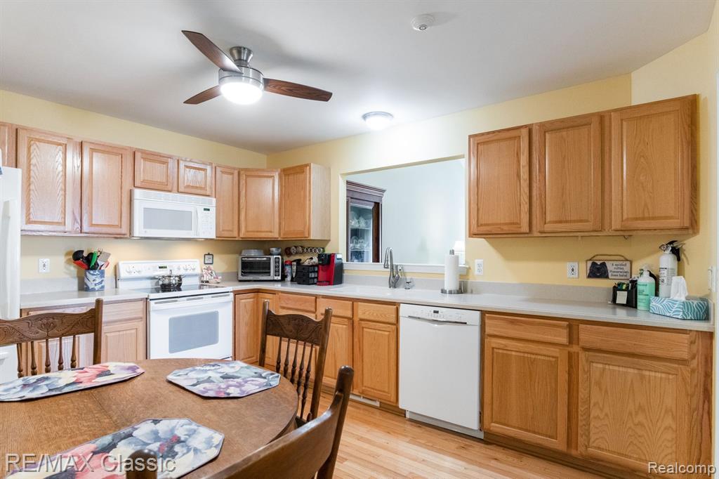 650 Cherry Grove Road Canton, MI 48188 - Photo 7 of 32