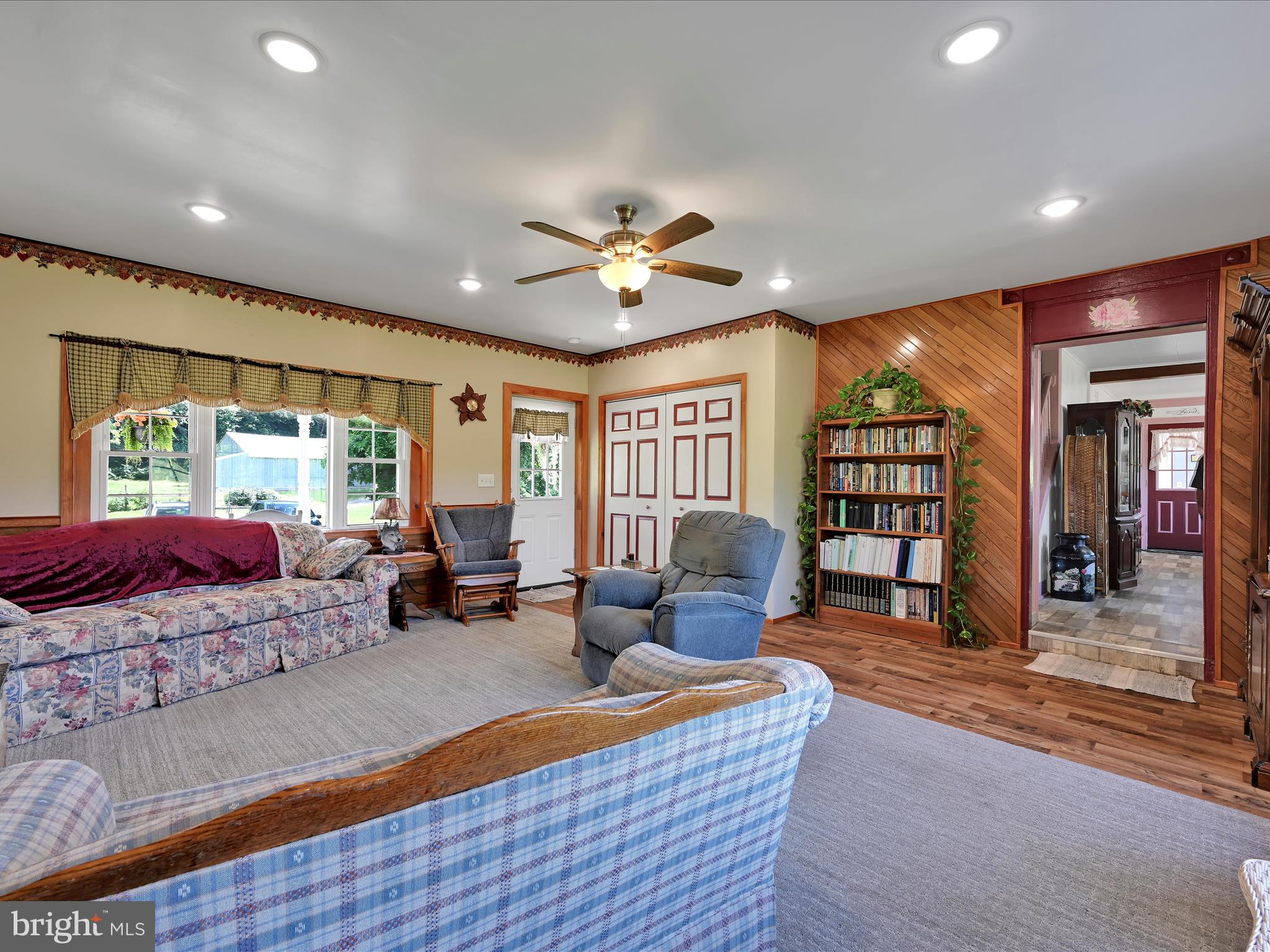 240 Heffelfinger Road Lebanon, PA 17046 - Photo 8 of 47 Living Room