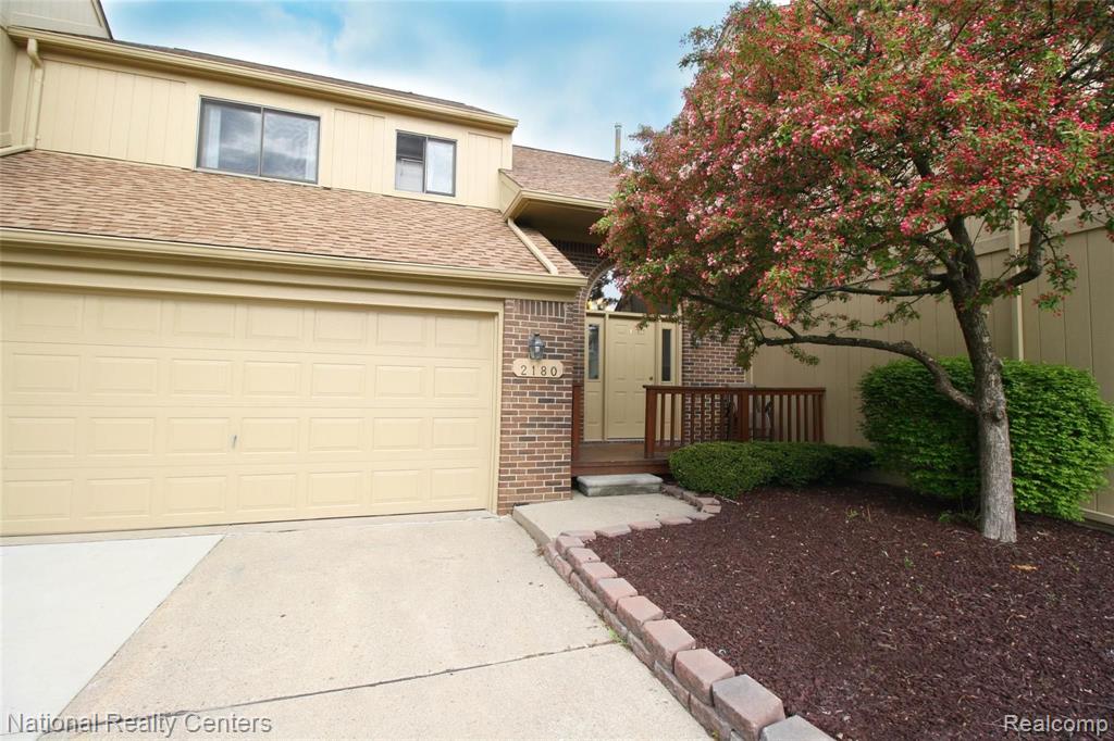 2180 Rochelle Park Drive Rochester Hills, MI 48309 - Photo 1 of 35
