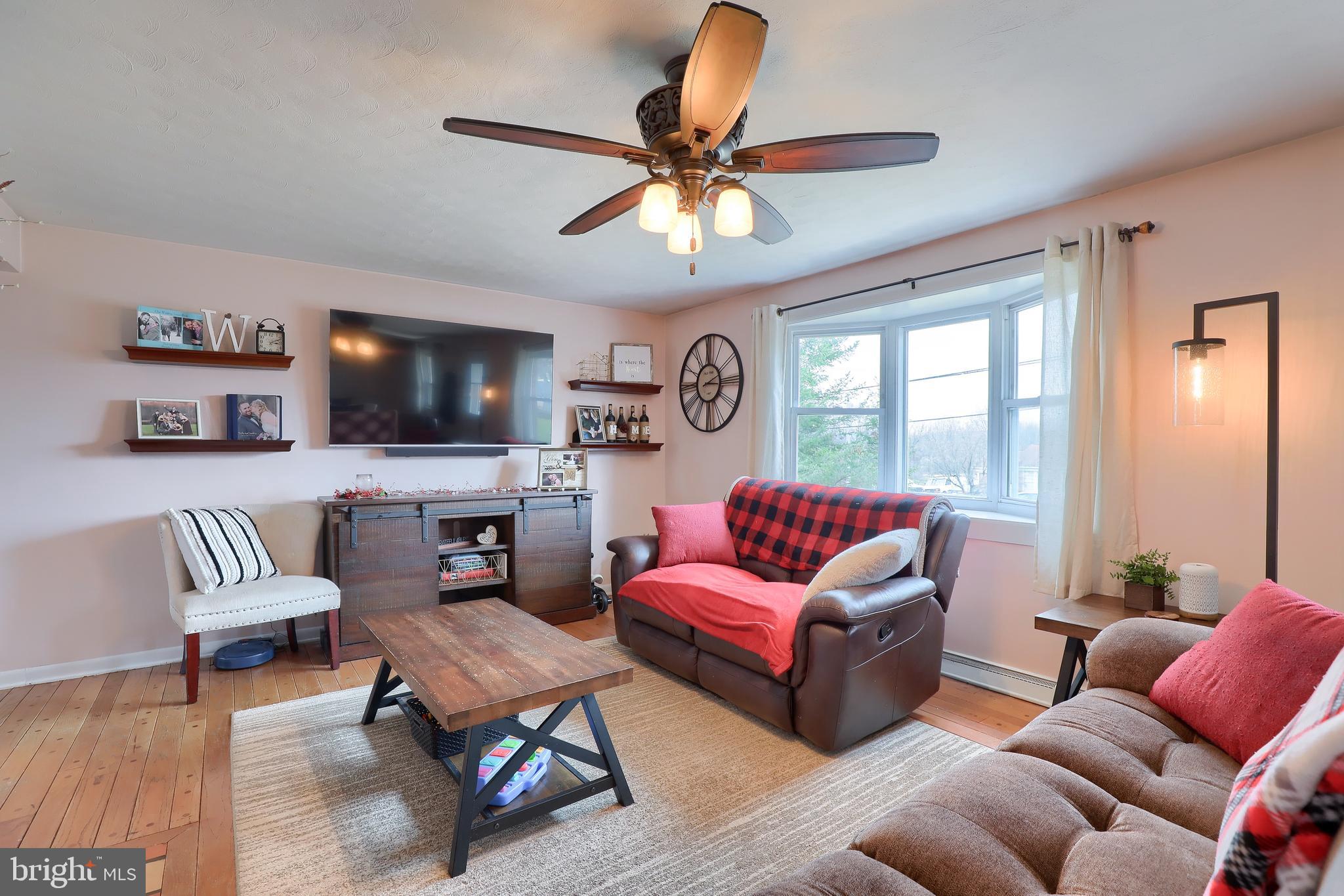 1862 Church Road York, PA 17408 - Photo 4 of 37