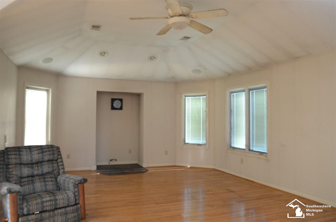 2365 East Sterns Road Erie, MI 48133 - Photo 5 of 17 31393346-4.JPG